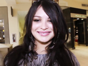 Great Car Blowjob From A Luscious Lips Latina Girl